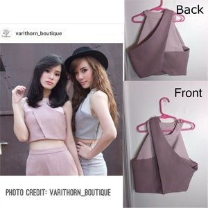 SOLD Varithorn Boutique twist crop top